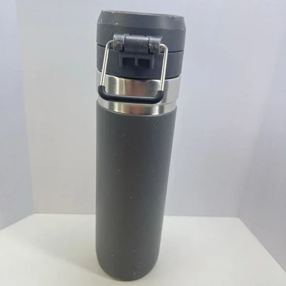 Stanley Quick Flip GO Water Bottle 24 Oz Push Button Lid Leakproof Charcoal Gray - Picture 11 of 15